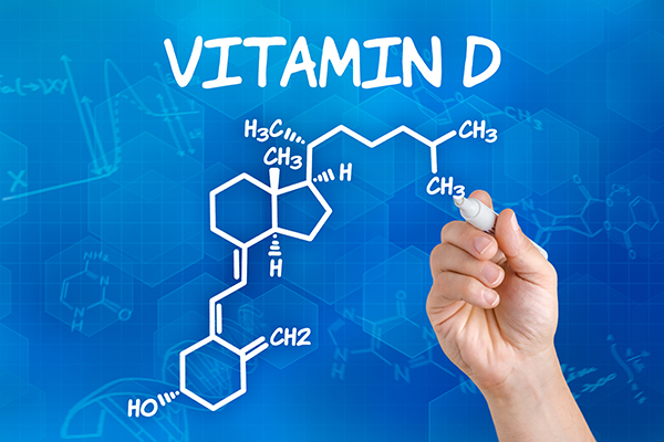 Hand zeichnet chemische Strukturformel von Vitamin D